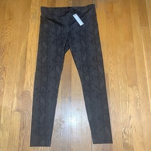 Koral Green and Black Reptile Legging XL NWT
